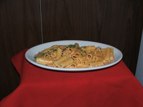 Rigatoni Gorgonzola with Gorgonzola cheese, cream and tomato sauce.