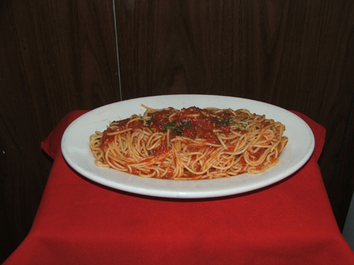 Spaghettini Marinara with tomato sauce.